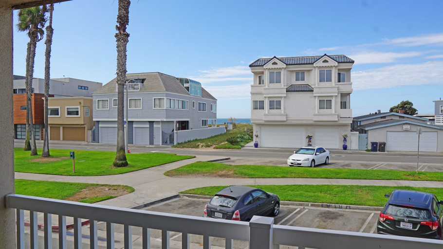 Exterior & Views 2, Ocean Surf Inn & Suites, Orange