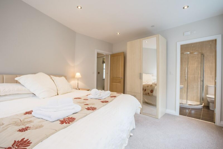 Bedroom 2, Waterfront Apartments, Douglas