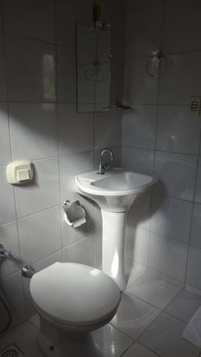 Bathroom 4, Mirante do Vale, Serro