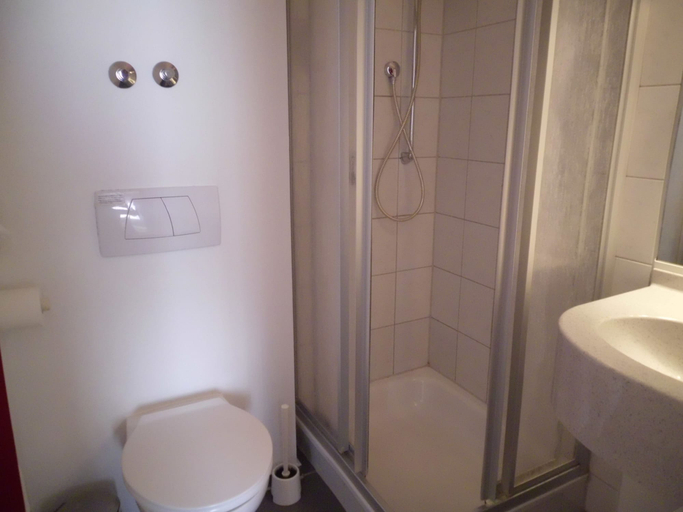 Bathroom 4, Hotel Montana Lauenau, Schaumburg