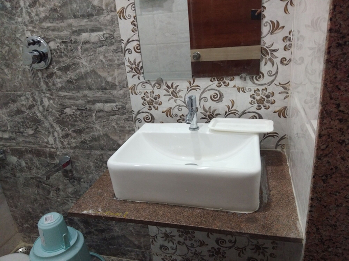 Bathroom, Hotel Krishna, Ahmadabad
