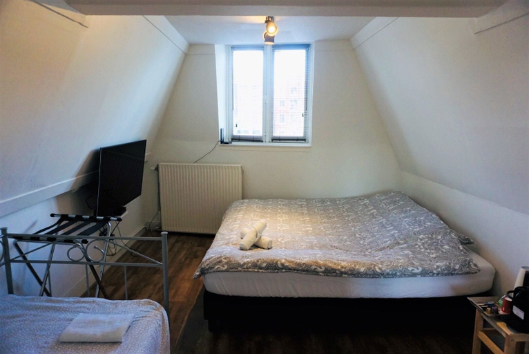 Bedroom 2, Hotel Canal View, Amsterdam