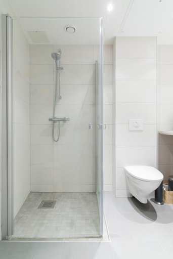 Bathroom, StayPlus Modern Apt Rooftop Terrace, Oslo