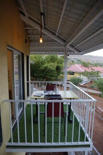 Others 5, The 20s Resort, Satara