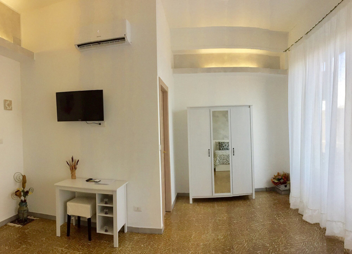 Bathroom 5, Central House, Reggio Di Calabria