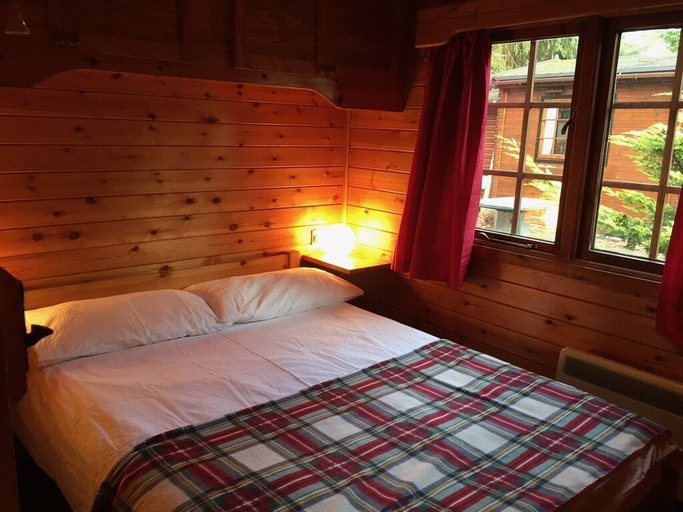 Bedroom 2, Lurchers Cabin Aviemore, Highland