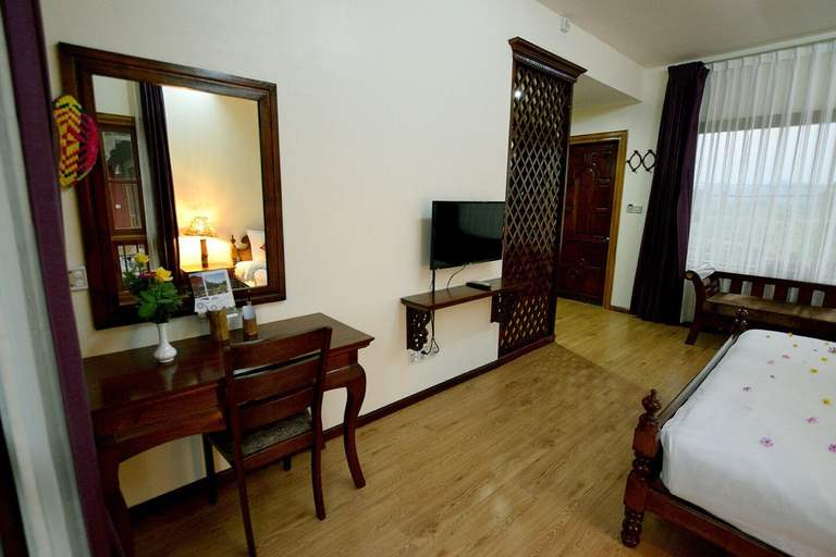 Bedroom 3, Mr Charles River View Lodge, Kyaukme