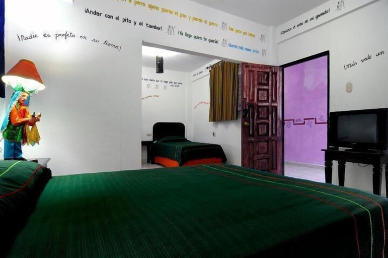 Bedroom 3, El Güegüense, Managua