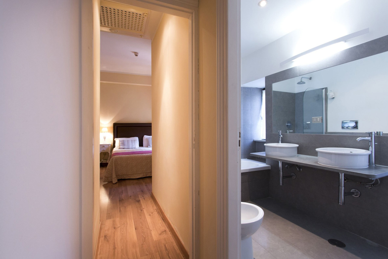 Bathroom 4, La Badia Di Orvieto, Terni