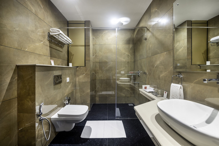 Bathroom 4, Lords Inn Chandigarh Zirakpur, Sahibzada Ajit Singh Nagar