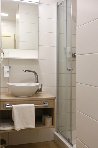 Bathroom 5, ASTORIA Hotel & Medical Spa, Karlovy Vary