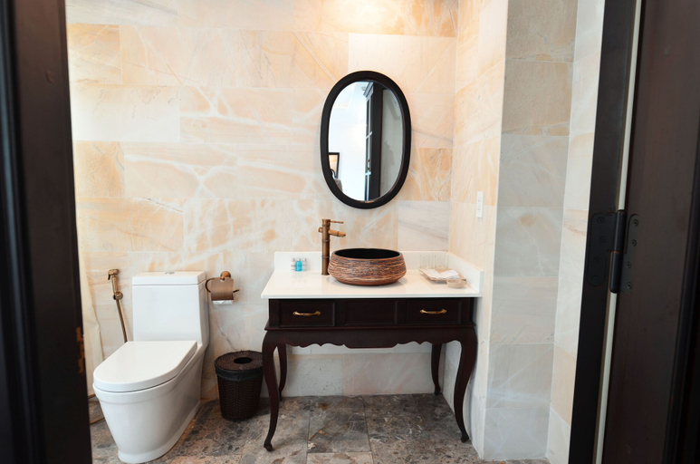 Bathroom 4, Hoian Central Hotel, Da Nang