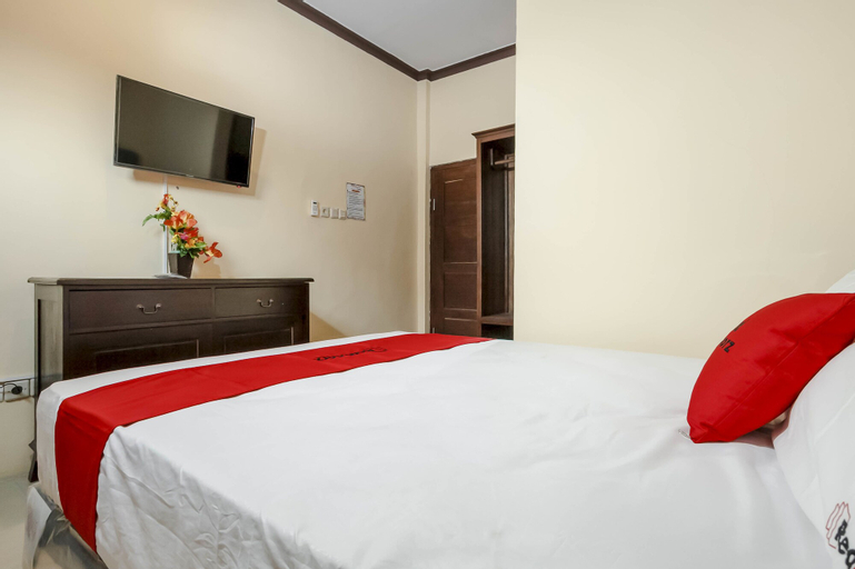 Bedroom 3, RedDoorz near DBL Arena, Surabaya
