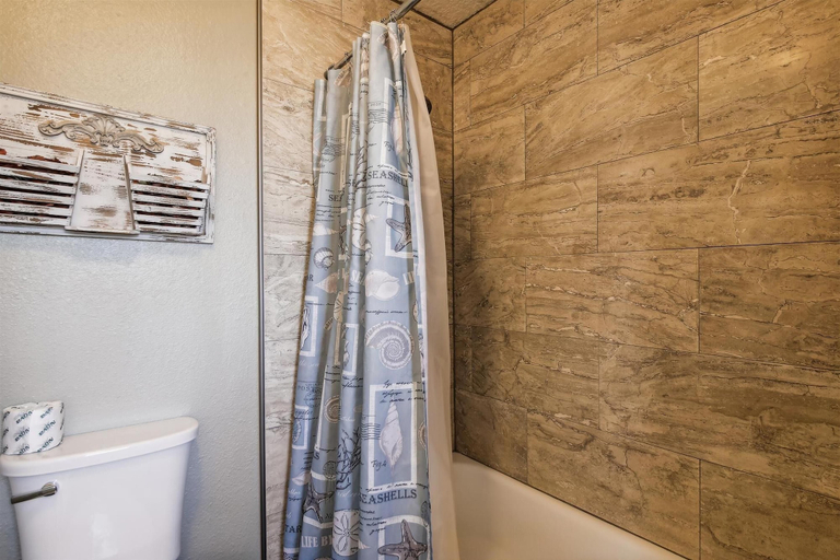 Bathroom 3, Beachfront Beauty, Galveston
