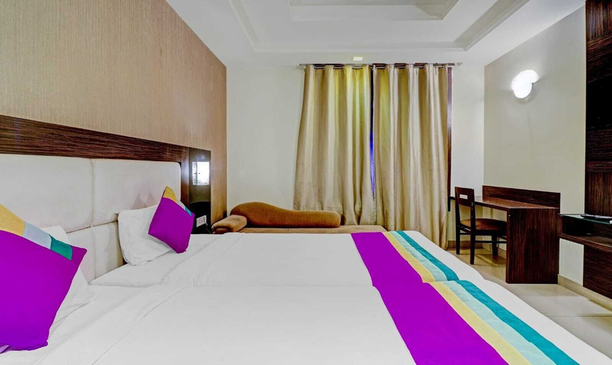 Bedroom 2, Hotel Sahibs LightHouse, Agra