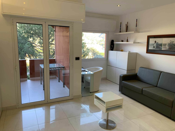 Living area 3, Eurotel 416, Genova