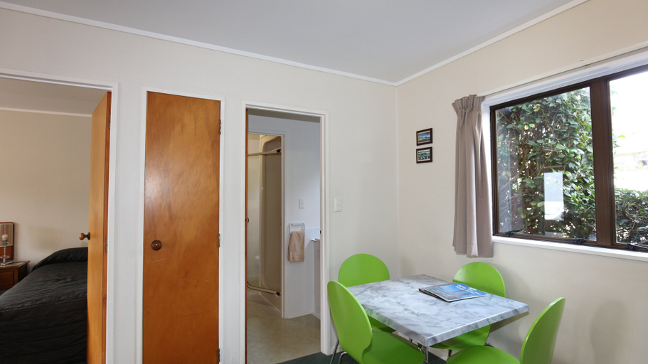 Bedroom 4, Bk's Counties Motor Lodge, Franklin