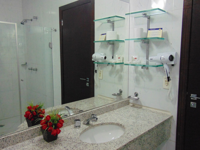 Bathroom 3, Paiaguás Palace Hotel, Cuiaba