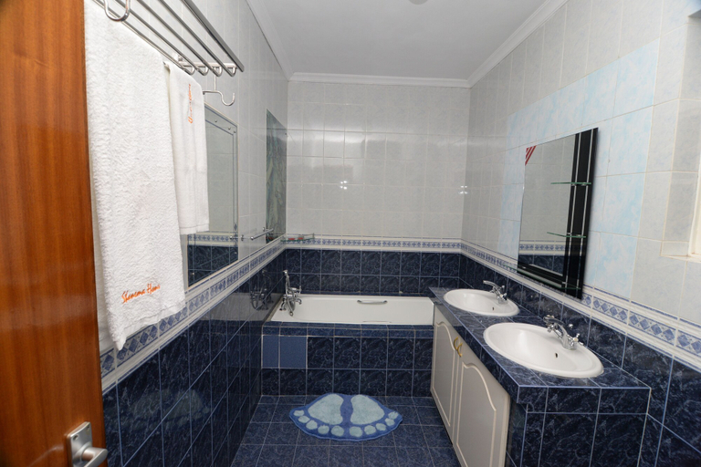 Bathroom 4, Shanema Homes, Westlands