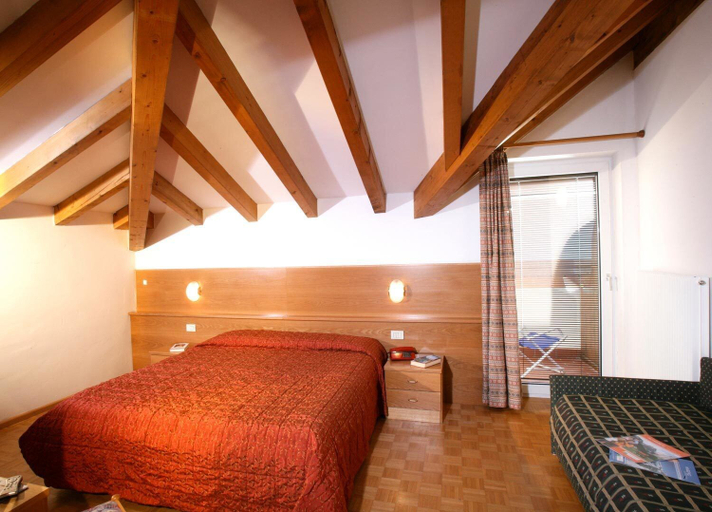 Bedroom 2, Hotel Zurigo, Trento