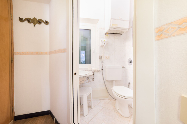 Bathroom 4, Vernazza Sea View, La Spezia