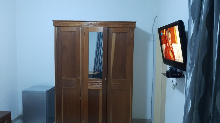 Others 4, Aziz Residence, Dakar