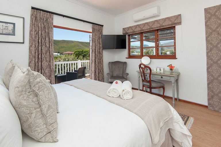 Bedroom 4, Villa Venusta, Overberg