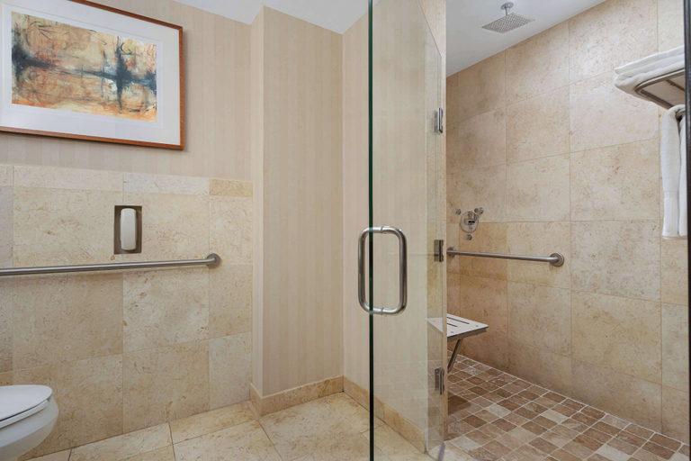 Bathroom 5, Z Ocean Hotel, Classico a Sonesta Collection, Miami-Dade