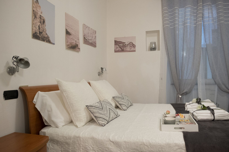 Bedroom 3, Monteverdi Resort, La Spezia