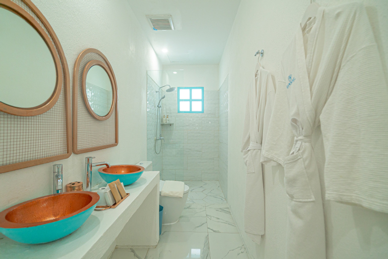Bathroom 25