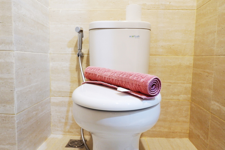 Bathroom, Studio Budget Apartment Springwood Residence By Travelio, Tangerang