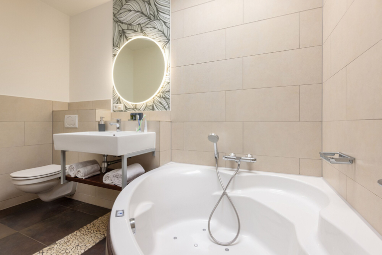 Bathroom 4, Center Parcs Het Heijderbos, Gennep