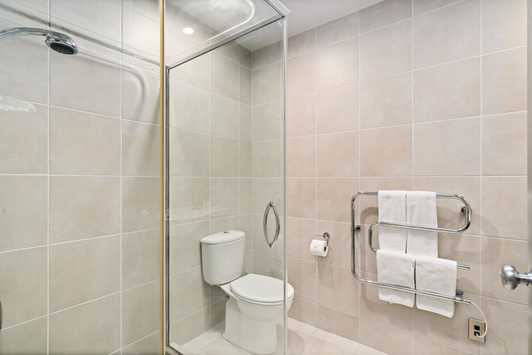 Bathroom, 2-BEDROOM REMARKABLES APARTMENT, Queenstown-Lakes