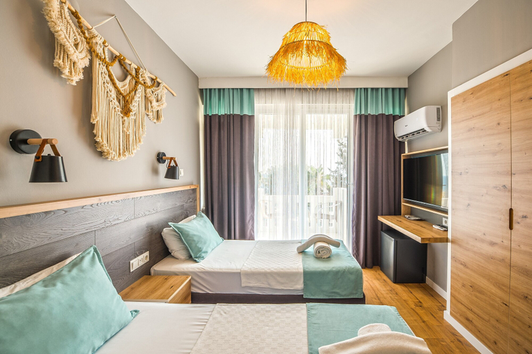 Bedroom 4, Royal City Hotel, Antalya