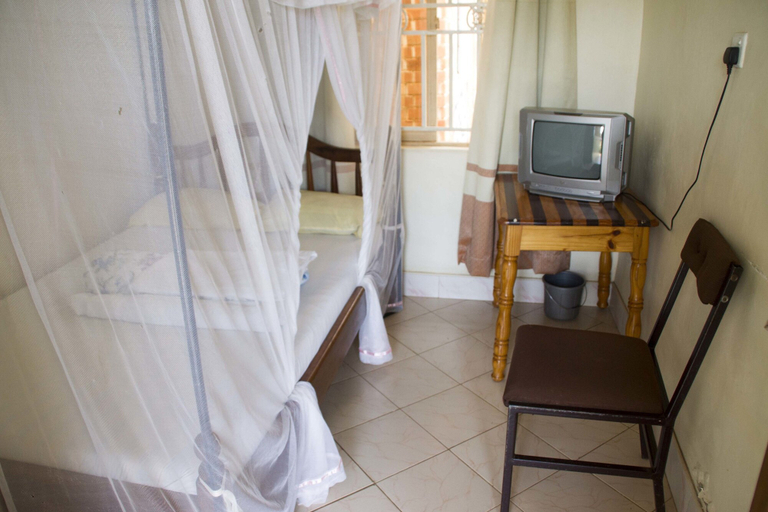 Bedroom 2, Keba Inn, Busiiro