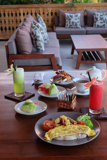 Food & Drinks