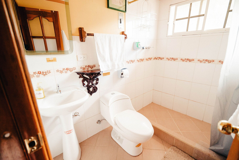Bathroom 4, Casa de Huéspedes Casa de Luis, Otavalo