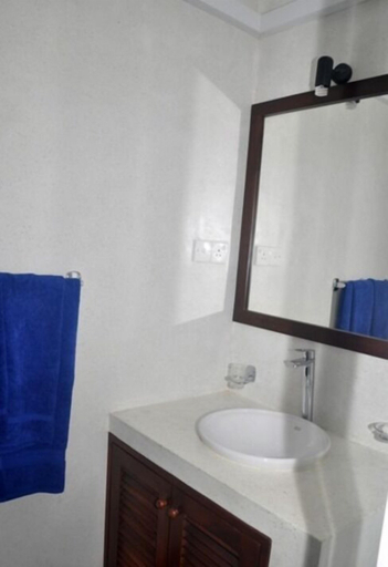 Bathroom 4, Scandinavia Hotel, Hikkaduwa