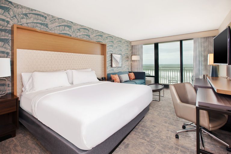 Bedroom 3, Holiday Inn VA BEACH-OCEANSIDE (21ST ST) by IHG, Virginia Beach
