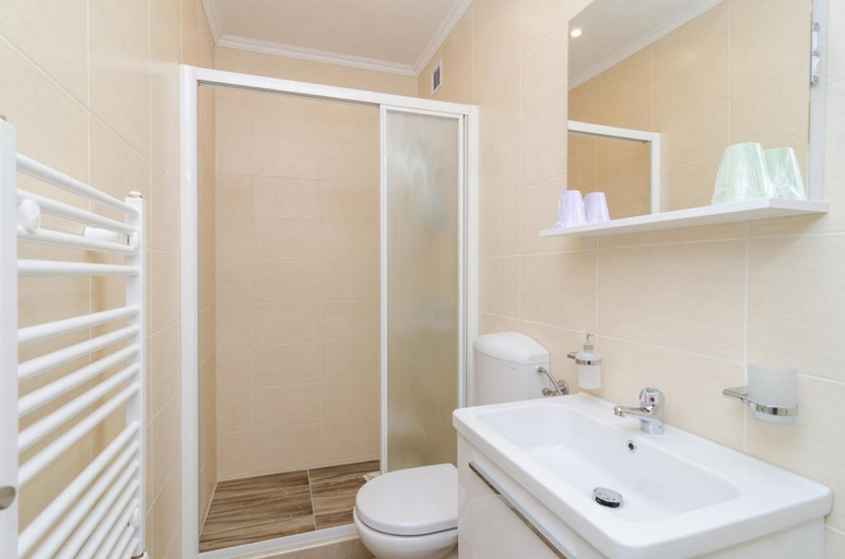 Bathroom 3, Apartments Lena & Lara, Dubrovnik