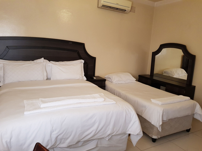 Bedroom 2, LTN Lodge, City of Johannesburg