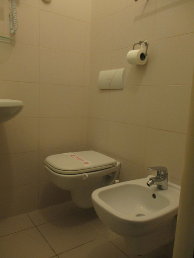 Bathroom 5, Hotel Abamar, Rimini