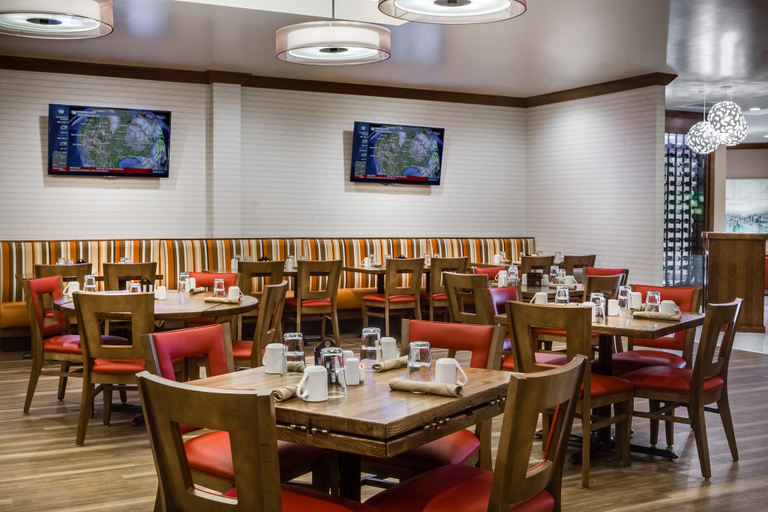 Food & Drinks 3, Holiday Inn DUBUQUE/GALENA by IHG, Dubuque