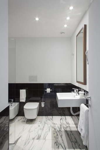 Bathroom 5, My Bed Montenapoleone, Milano