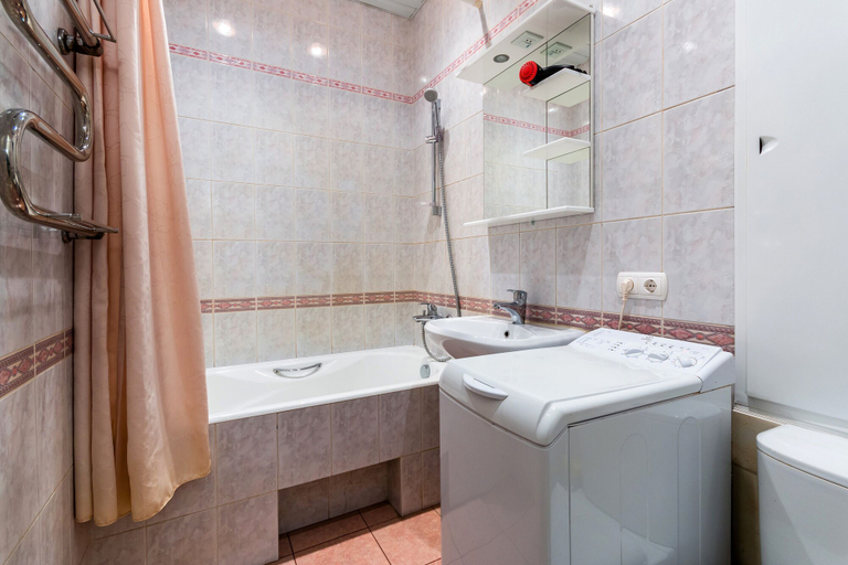 Bathroom 3, Apartment on Paveletskaya Ploshchad 1, Central