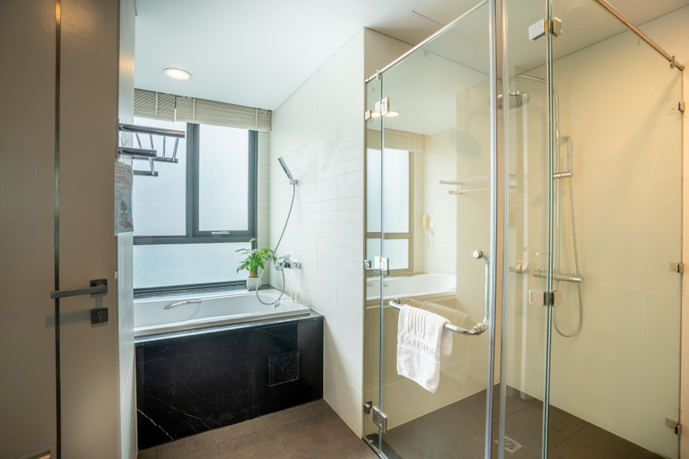 Bathroom 5, My Way Hotel & Residence, Cầu Giấy