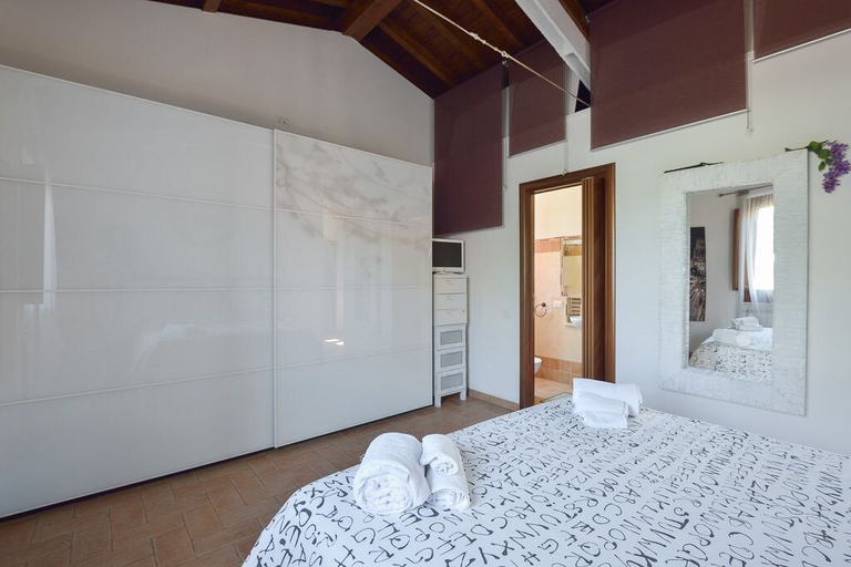 Bedroom 4, Rome Holidays Resort, Rome