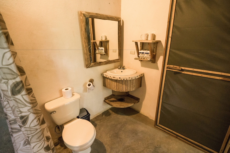 Bathroom 4, La Tigra Rainforest Lodge, San Ramón