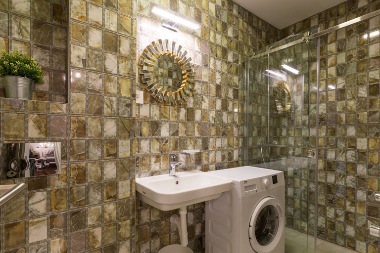 Bathroom 2, Apartment Slavija Square II, Belgrade
