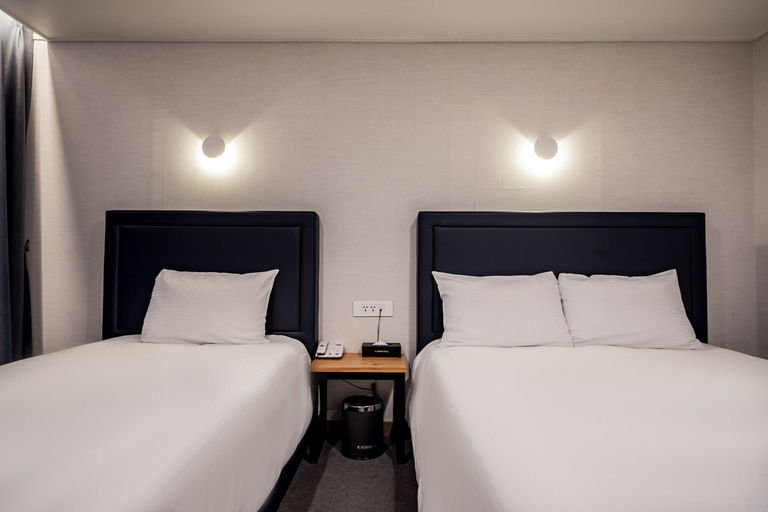 Bedroom 2, Sunrise Hotel Seopjikoji, Seogwipo